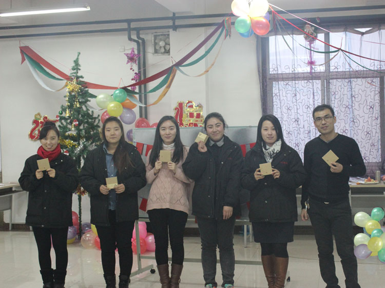 颁奖，yd2333云顶电子游戏迎新联欢会